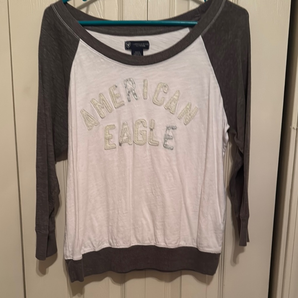 American Eagle White and Gray Raglan Top